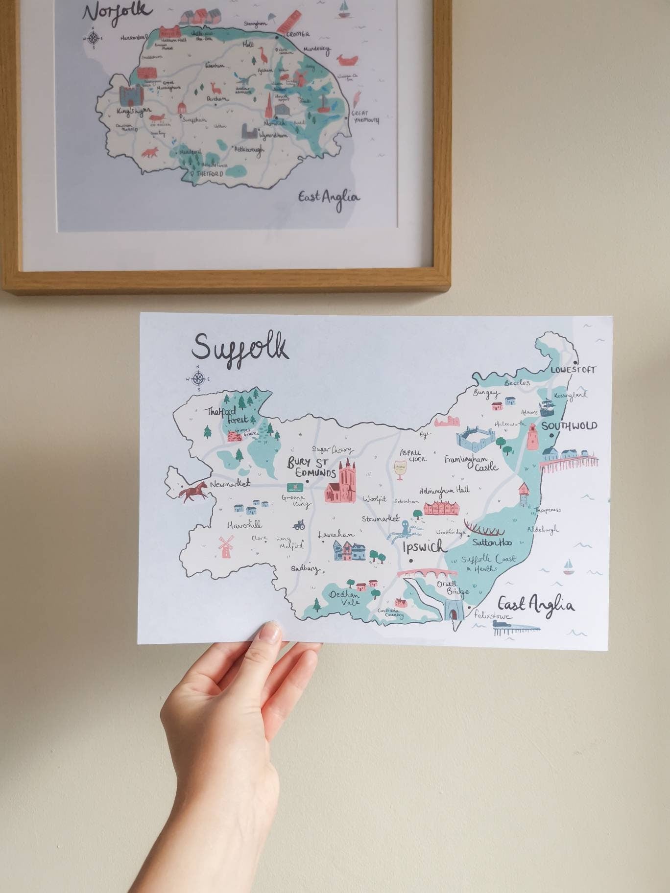 Suffolk County Illustrated Map - Ipswich, Lowestoft, Southwold etc